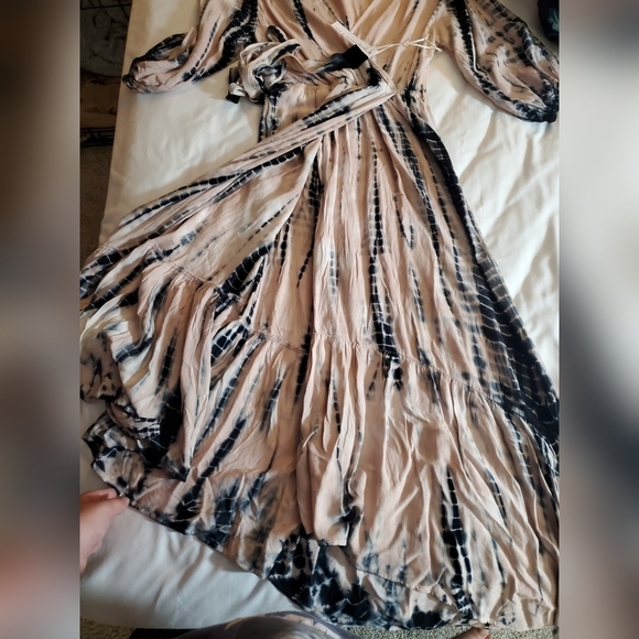 *SOLD* YFB Jillian Tie-Dye Maxi Dress - Picture 4 of 7